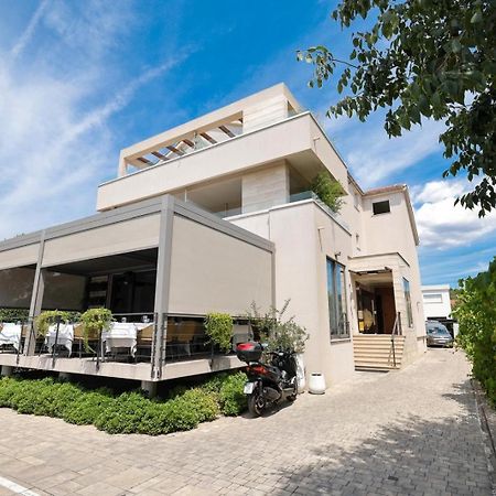 Rooms & Restaurant Matanovi Dvori ซูโกชัน ภายนอก รูปภาพ