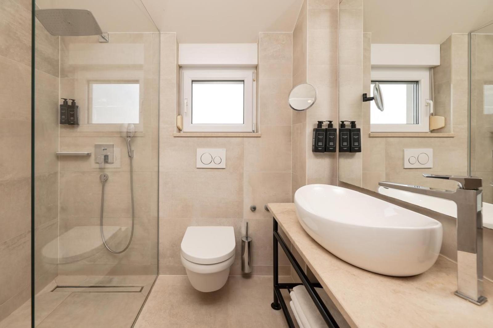 Rooms & Restaurant Matanovi Dvori ซูโกชัน ภายนอก รูปภาพ