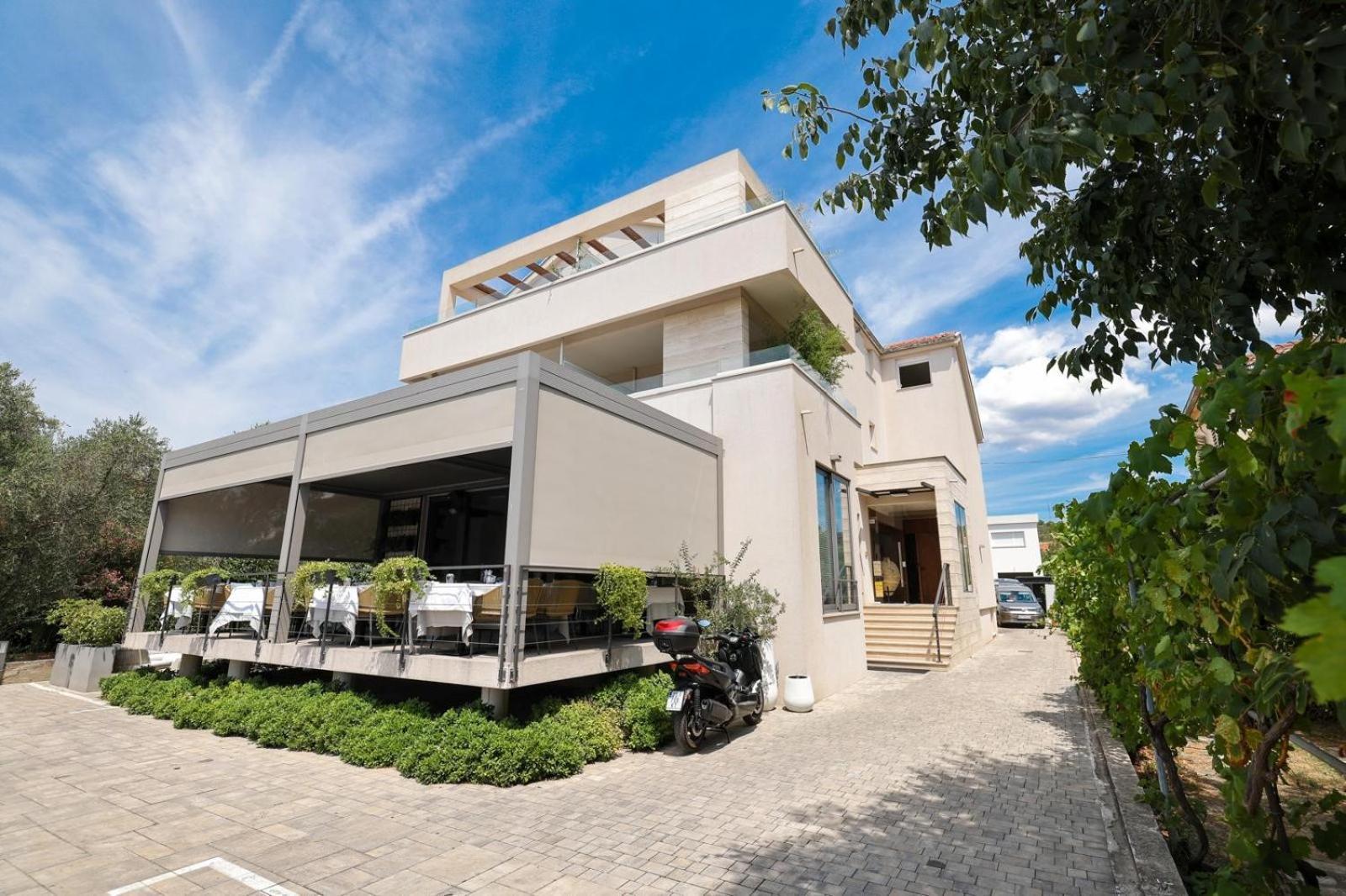 Rooms & Restaurant Matanovi Dvori ซูโกชัน ภายนอก รูปภาพ