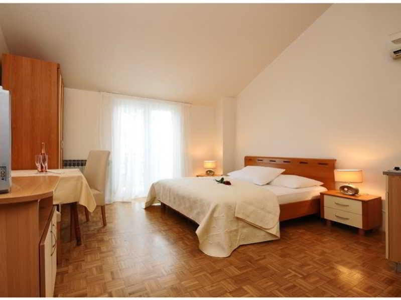 Rooms & Restaurant Matanovi Dvori ซูโกชัน ภายนอก รูปภาพ