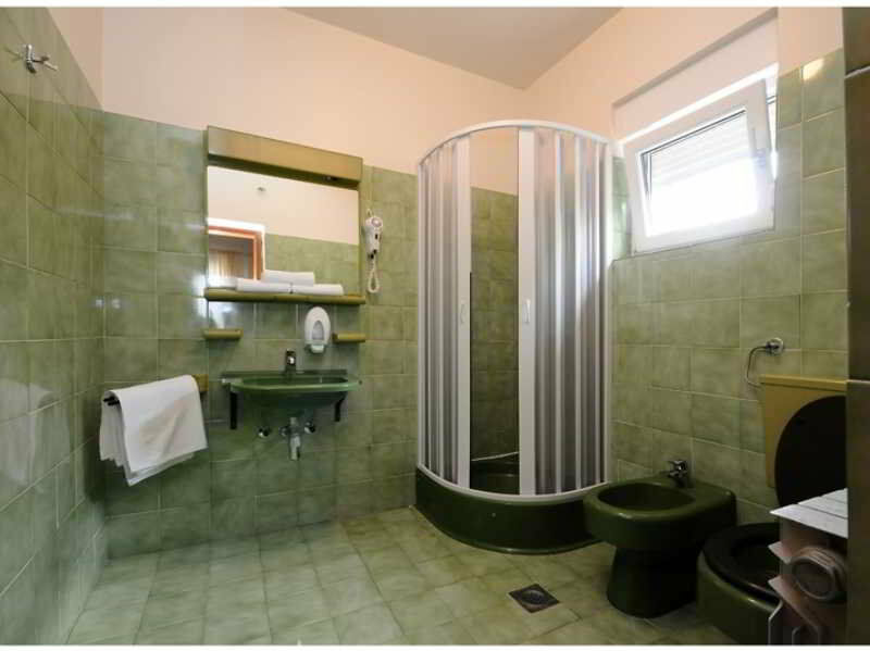 Rooms & Restaurant Matanovi Dvori ซูโกชัน ภายนอก รูปภาพ